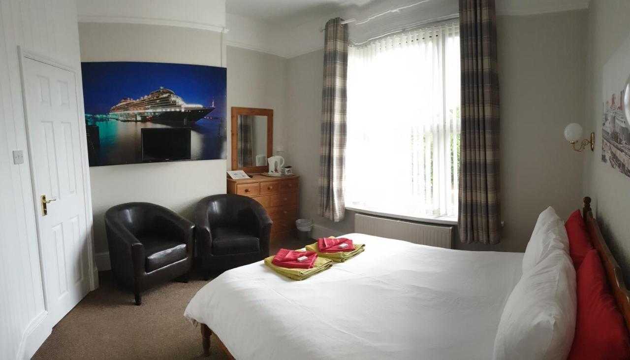 Madison House Bed & Breakfast เซาธ์แธมป์ตัน ภายนอก รูปภาพ